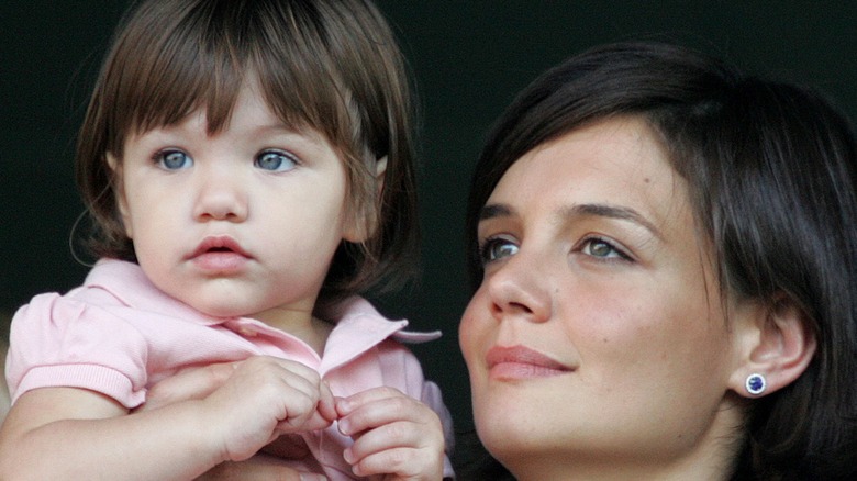 Toddler Suri Cruise with Katie Holmes 