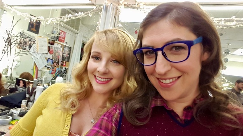Melissa Rauch and Mayim Bialik on the set of The Big Bang Theory in 2016
