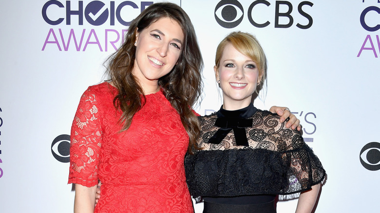 Mayim Bialik (L) and Melissa Rauch pose in the press room during the People's Choice Awards 2017 at Microsoft Theater on January 18, 2017 in Los Angeles, California.