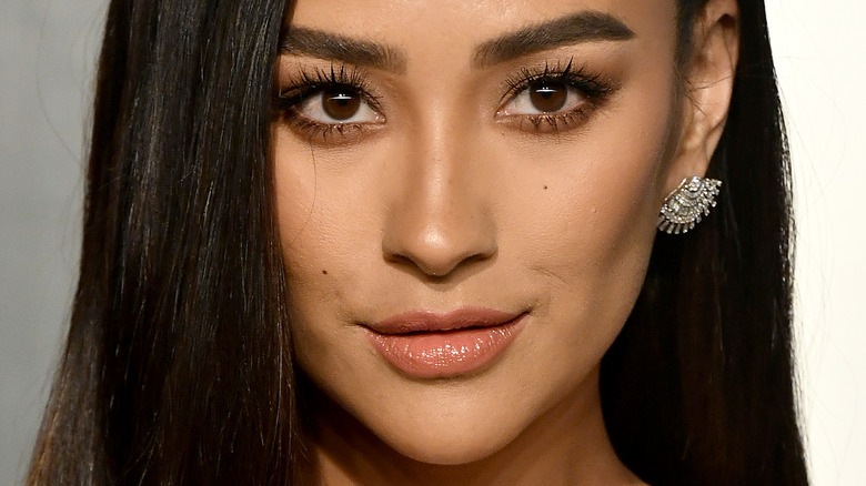 Shay Mitchell smizing