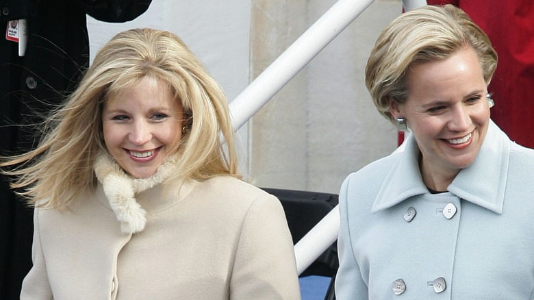 Liz Cheney and Mary Cheney arriving at the inauguration