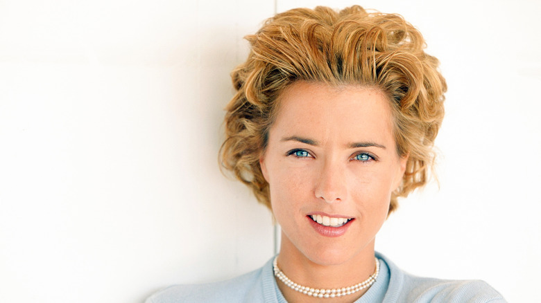 Téa Leoni smiling