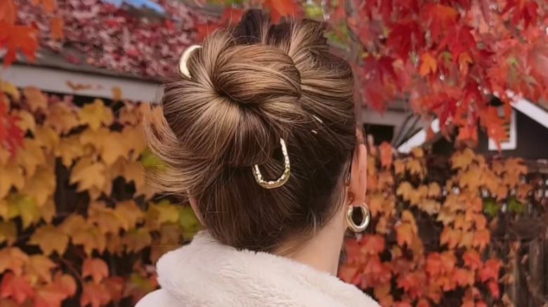 french pin updo, woman with french pin twist