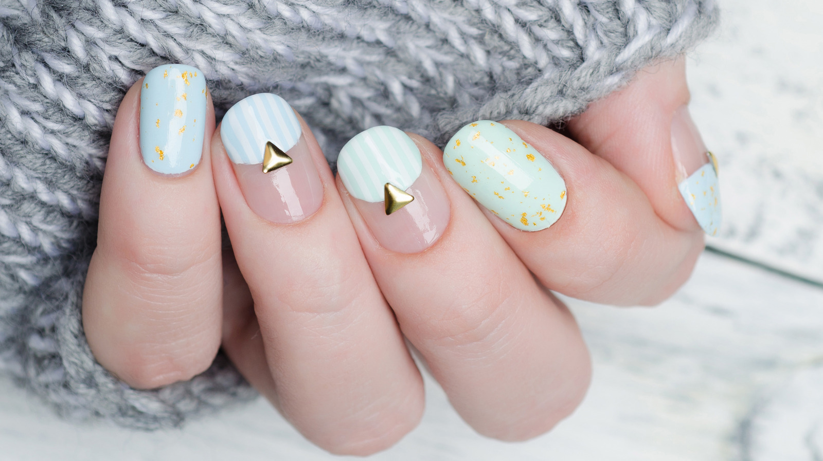 16 Black and Gold Nail Design Ideas - Mom's Got the Stuff