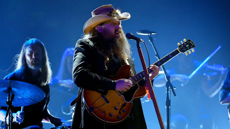 Christ Stapleton sings Cold at grammys