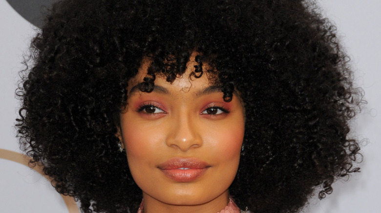 Yara Shahidi posing