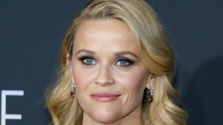 Reese Witherspoon with wavy hair