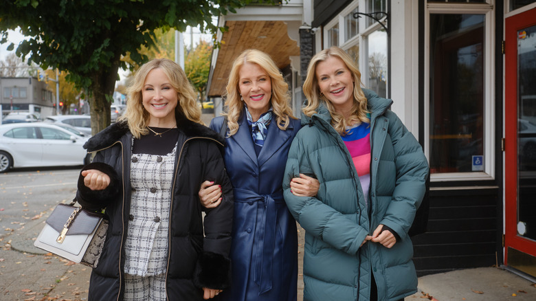 The cast of "A Pie to Die For" hang out on set