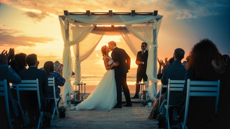 beach wedding 