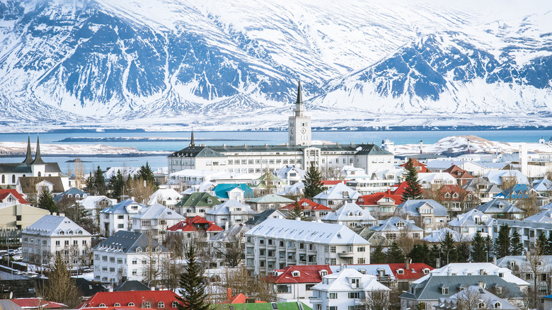 Reykjavík covered in snow 
