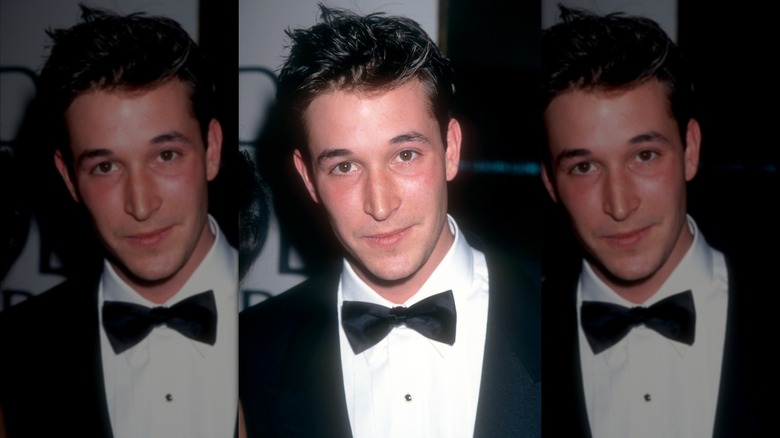 Noah Wyle wearing a tux to an event in 1995