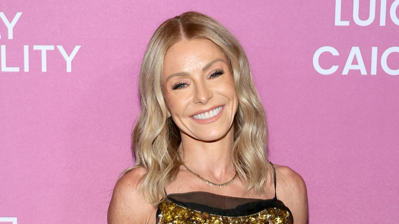 Kelly Ripa smiling