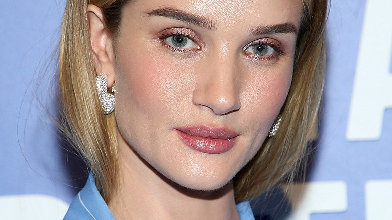 Rosie Huntington-Whiteley on red carpet