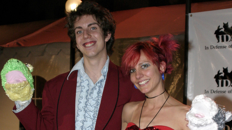 Taran Noah Smith and wife Heidi at the 'In Defense of Animals Hosts 2nd Annual Guardian Award' at the Paramount Studios in Los Angeles, USA on October 30, 2004.