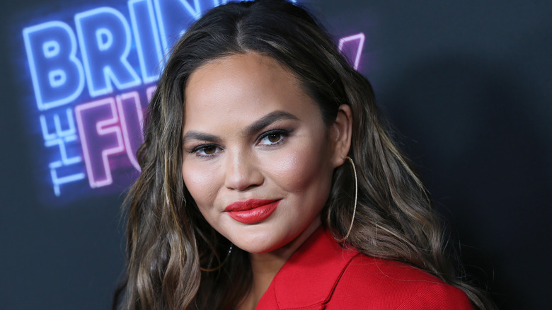 Chrissy Teigen red lipstick