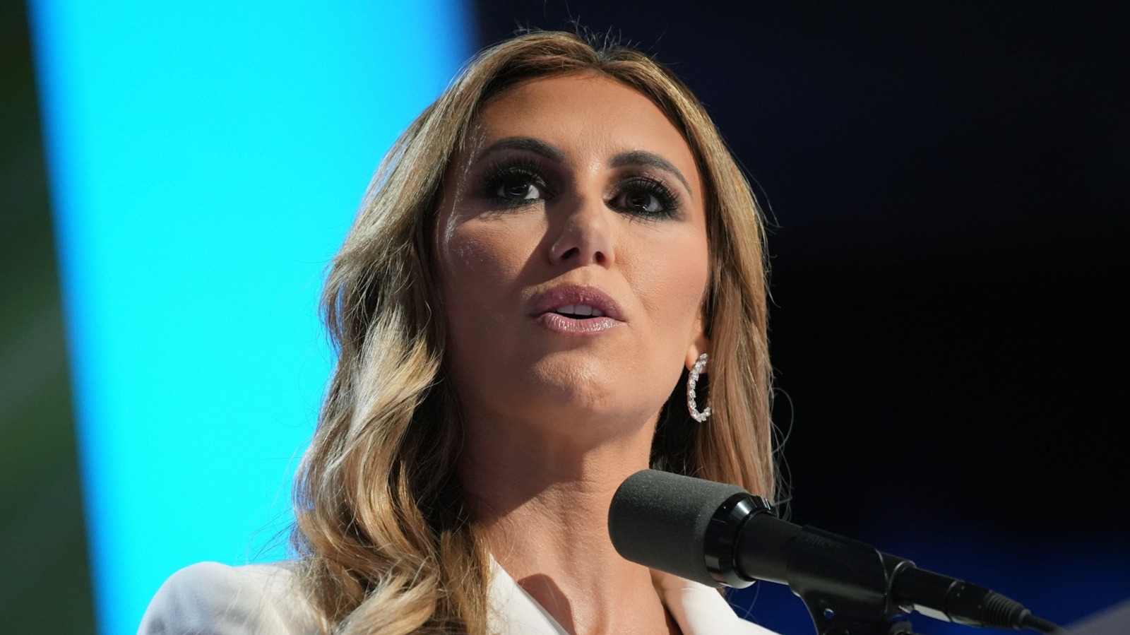 <a href="https://www.thelist.com/1755682/alina-habba-makeup-look-turned-her-into-kimberly-guilfoyle/" target="_blank">The Makeup Look That Turned Alina Habba Into Kimberly Guilfoyle 2.0</a>