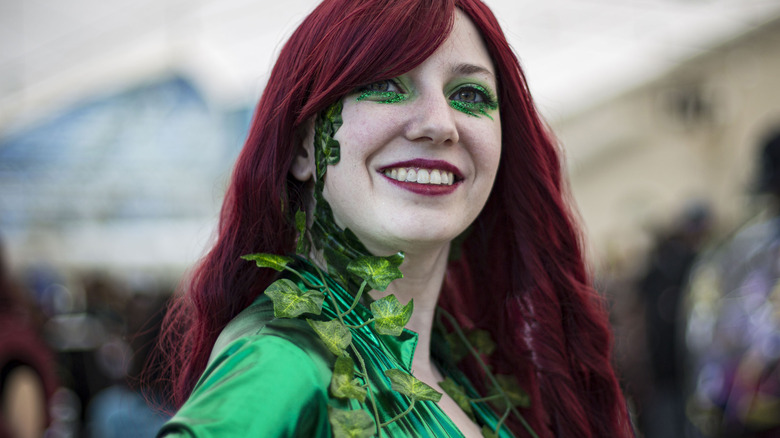 Poison Ivy cosplayer