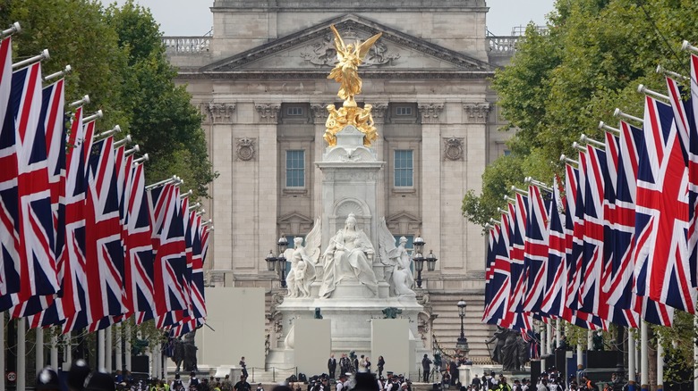 Buckingham Palace front shot