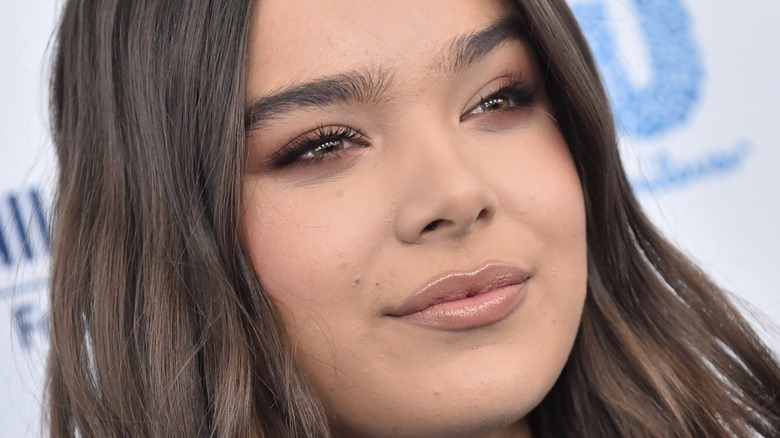 Hailee Steinfeld posing on the red carpet