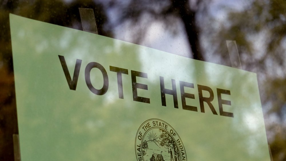 Sign calling for people to vote