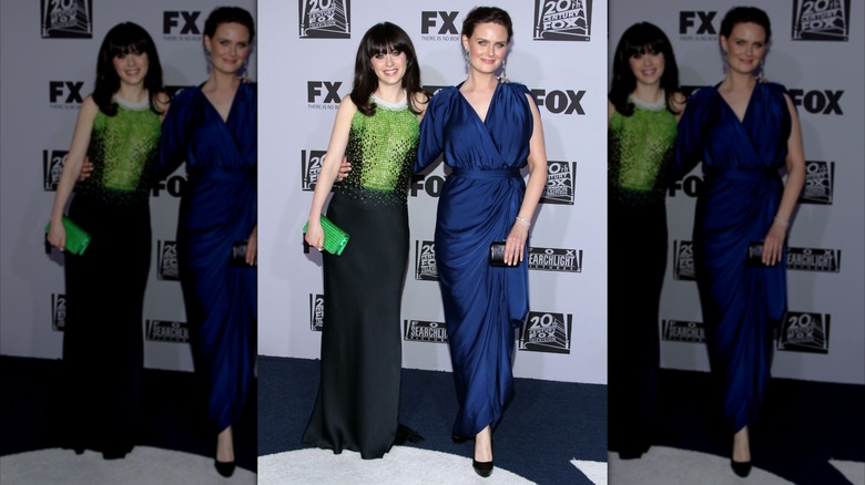 Zooey and Emily Deschanel at the 2012 Golden Globe Awards