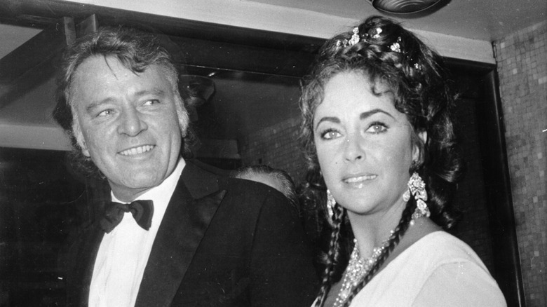 Richard Burton and Elizabeth Taylor arriving at an event in 1970