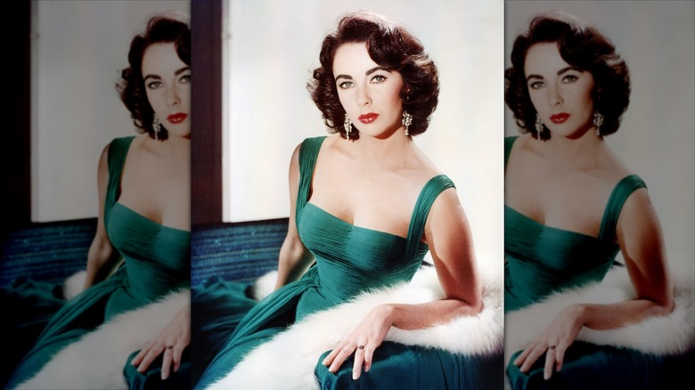 Elizabeth Taylor posing for a photo
