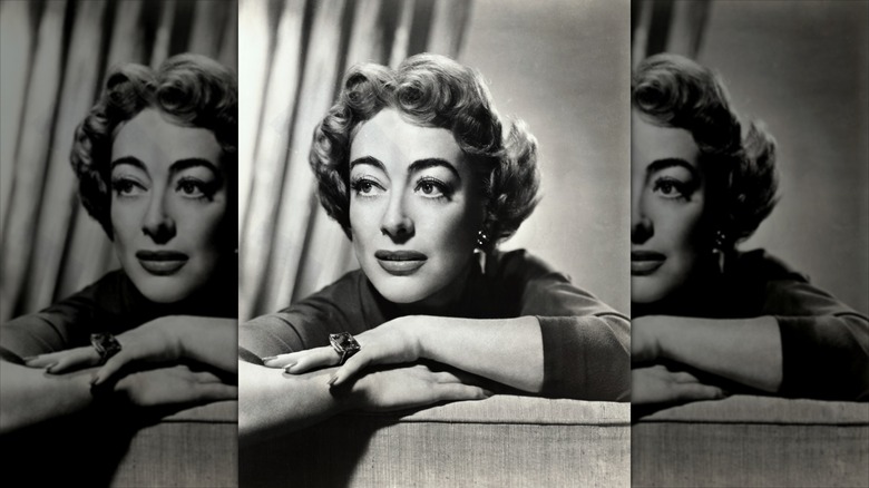 Joan Crawford posing for a portrait