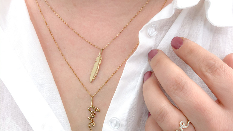 The Necklace Layering Hack That Gives You The Perfect Jewelry Stack Every  Time