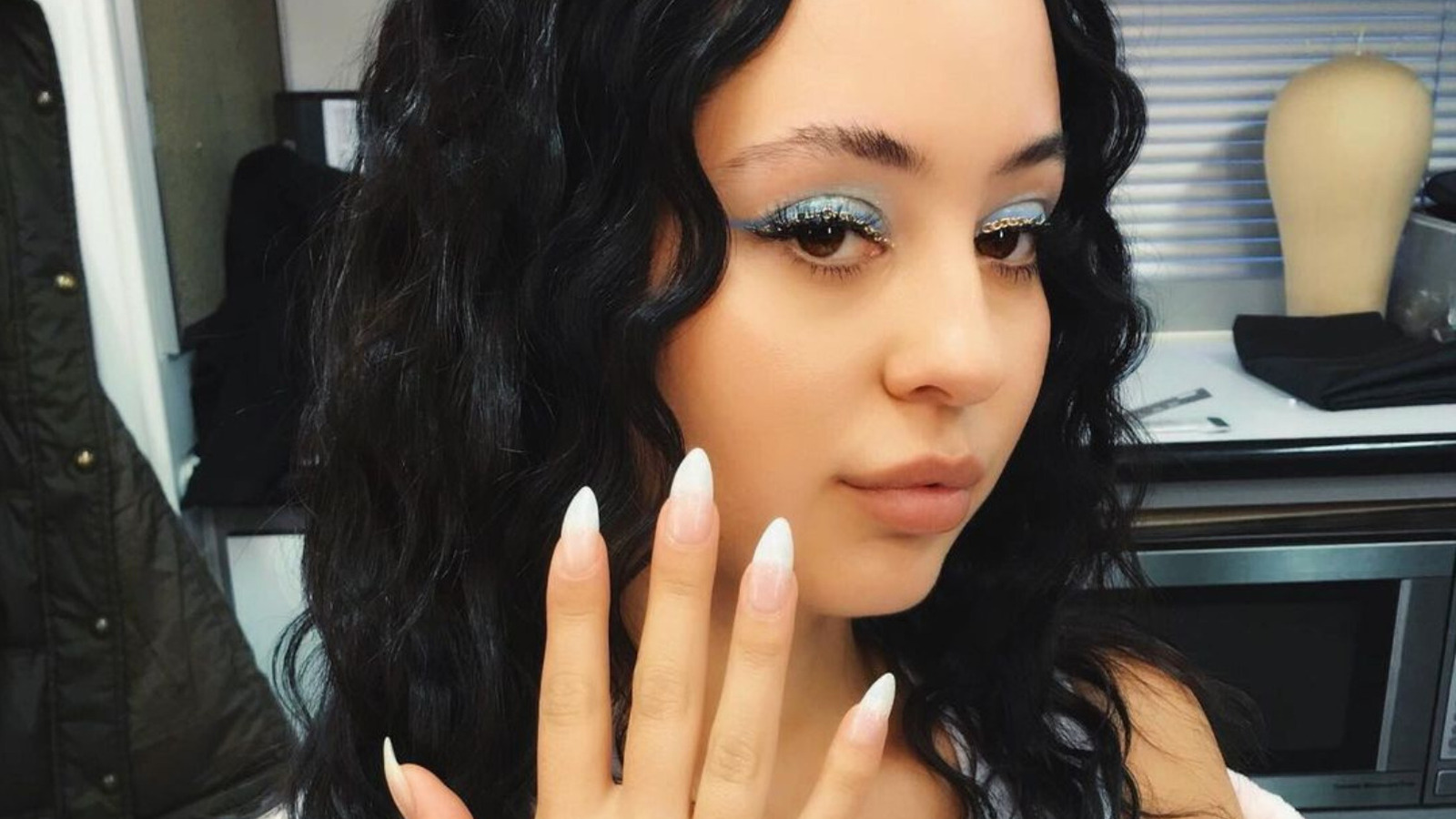 The Newest Eyeliner Trend Requires A Trip To The Jewelry Aisle At Your