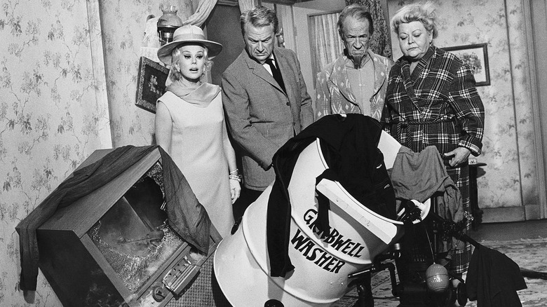 Eva Gabor and Eddie Albert in 'Green Acres' scene