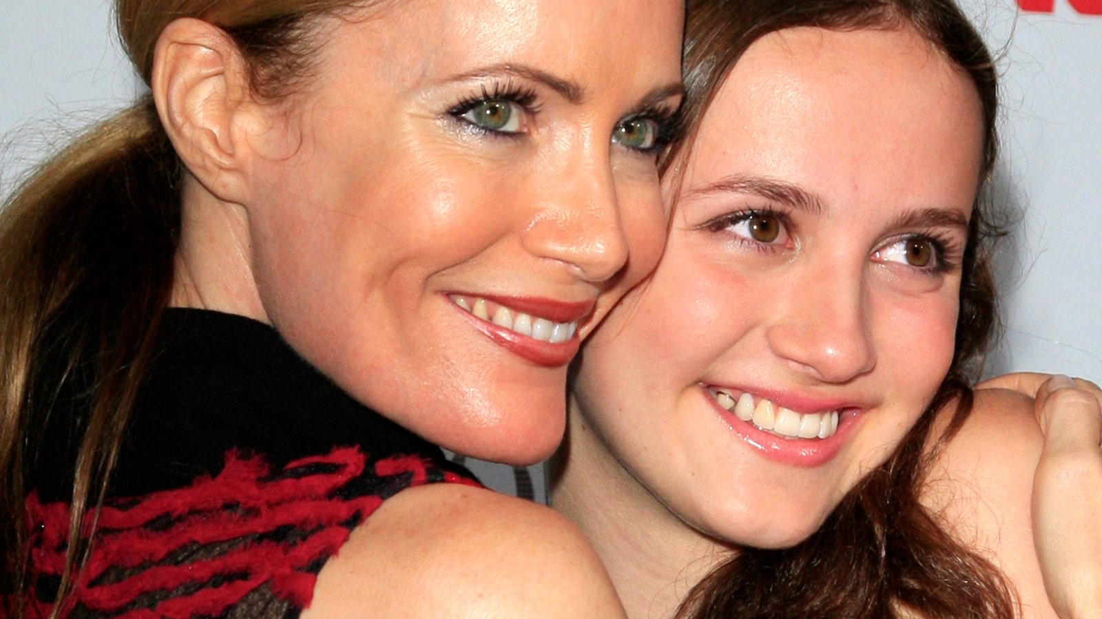 Leslie Mann and Daughter Maude Apatow Talk Overplucked Brows
