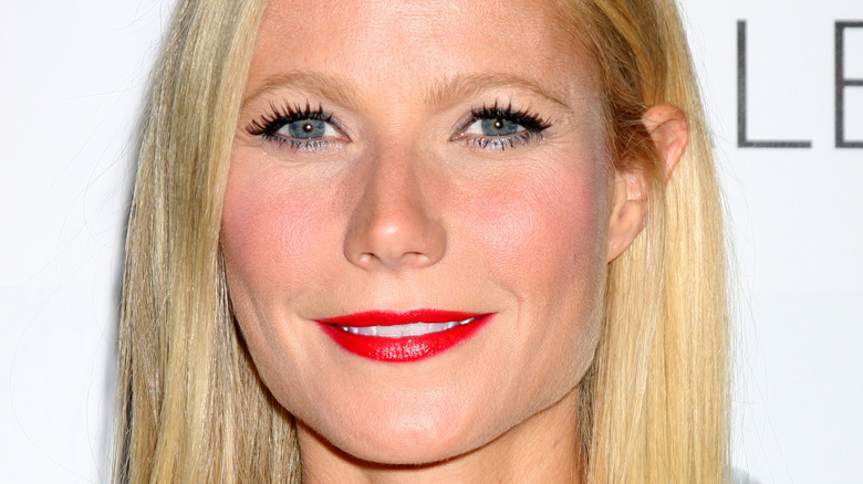 Gwyneth Paltrow red lip