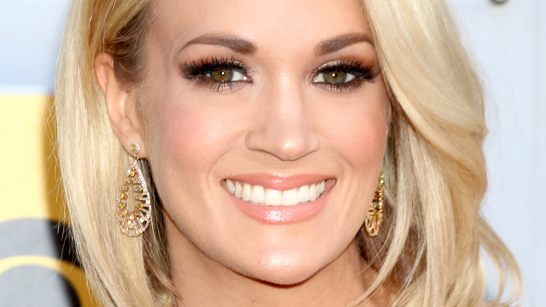 Carrie Underwood smiling red carpet