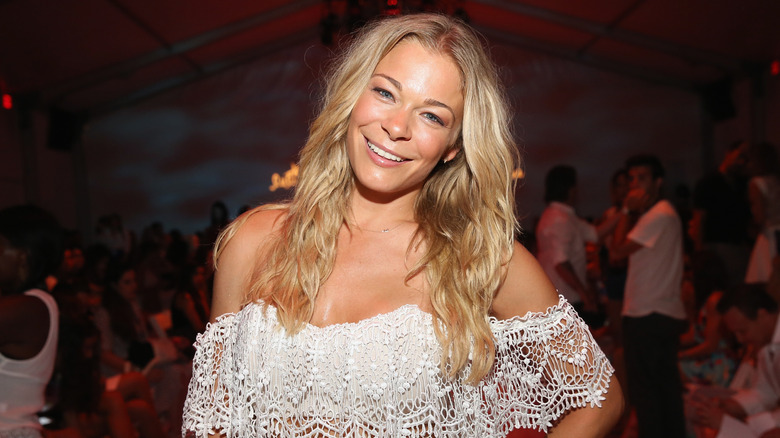 LeAnn Rimes poses for a photo