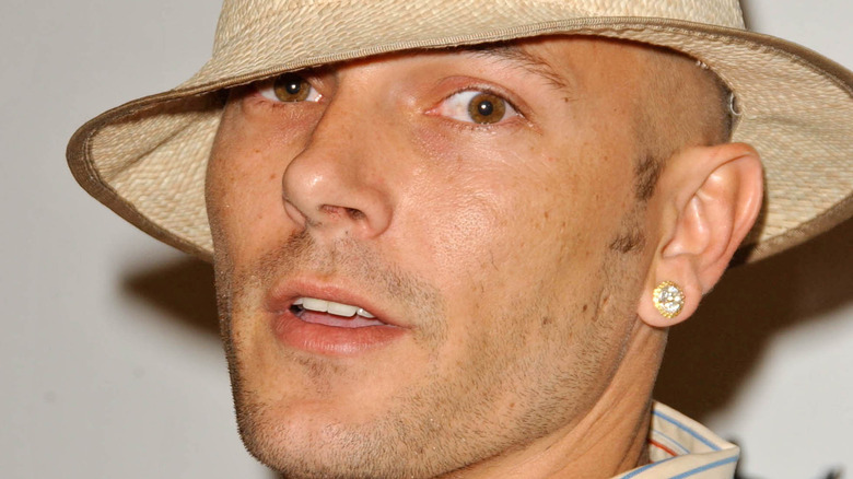 Kevin Federline wearing fedora