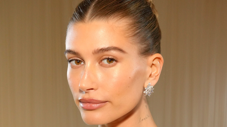 Hailey Bieber slicked back bun for the Met Gala