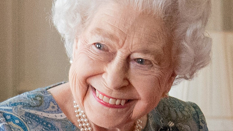 Queen Elizabeth look right paisley dress