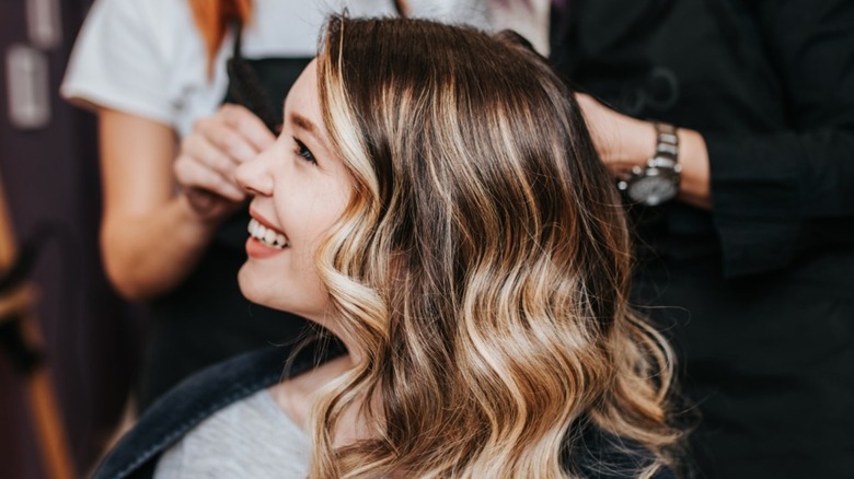 haircut highlights salon woman