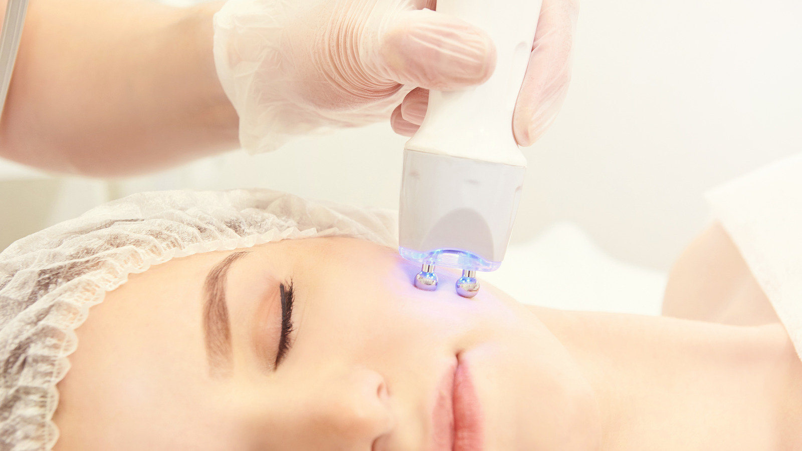 The Real Difference Between Microcurrent And Radio Frequency Facial