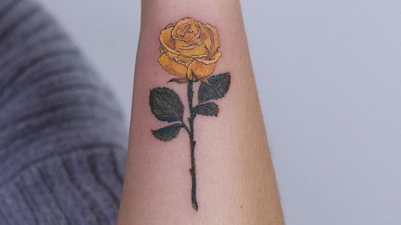 28 Best Yellow Rose Tattoos