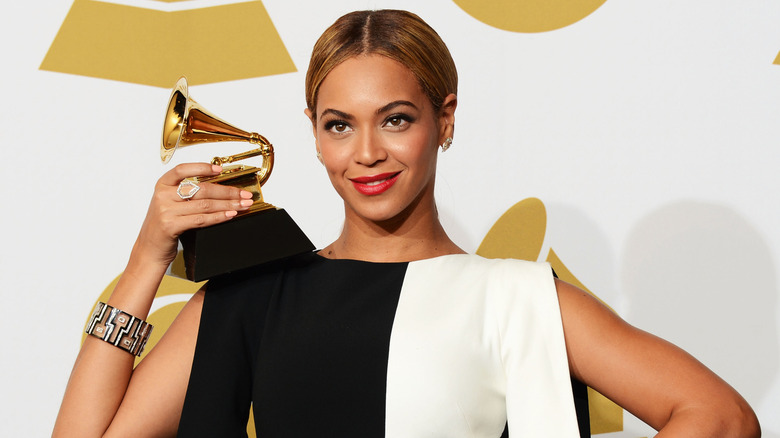 Beyonce wins a Grammy for "Love on Top"