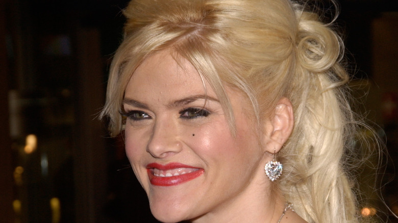Anna Nicole Smith smiling