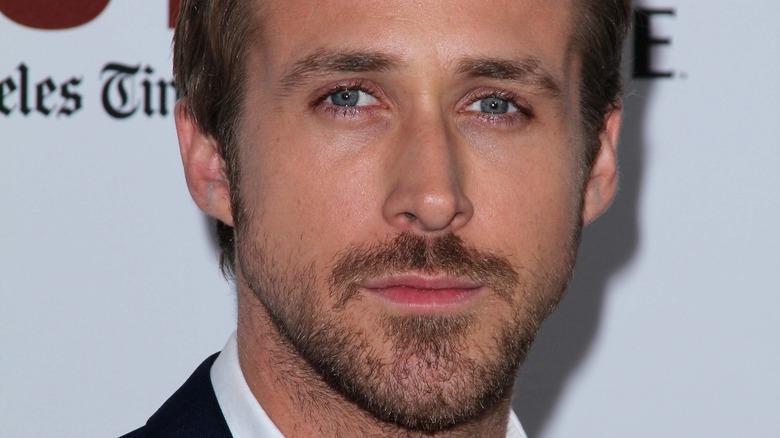 Ryan Gosling posing at an event
