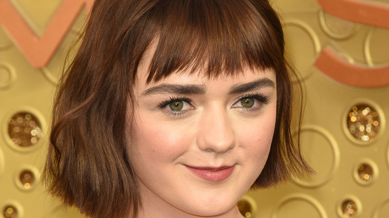 Maisie Williams at the red carpet