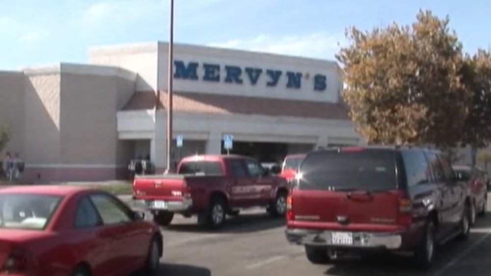 Mervyns signage