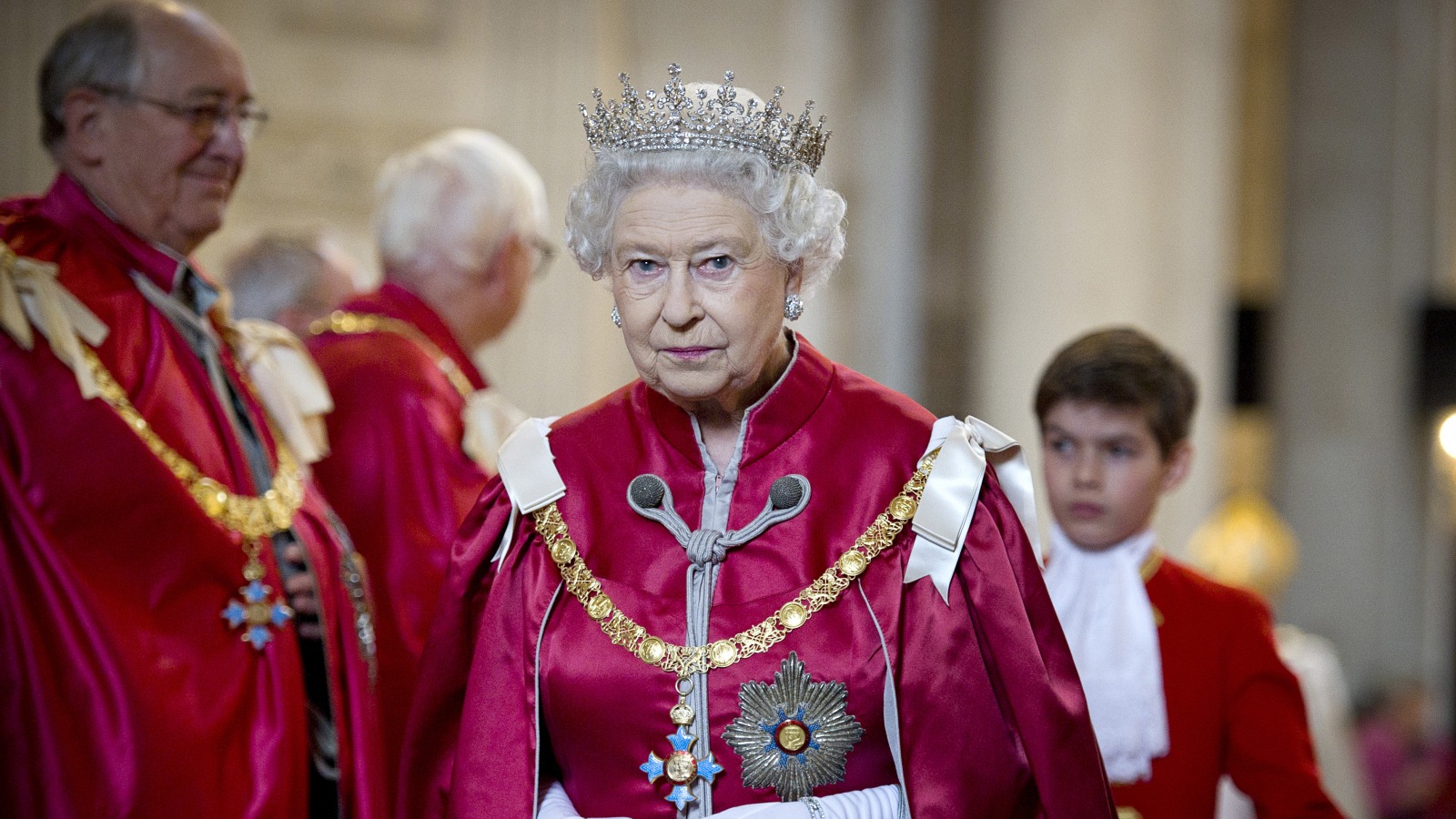 The Real Reason Queen Elizabeth Doesn't Have A Passport