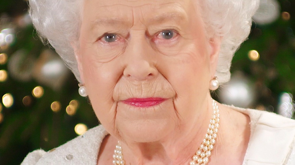 Queen Elizabeth with background lights