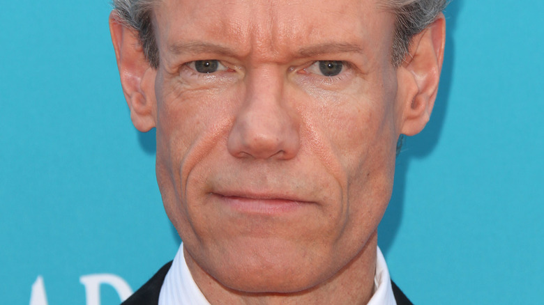 Randy Travis on the red carpet 