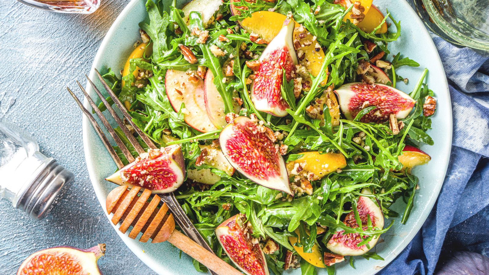 The Real Reason Salads May Not Be So Great For Your Digestion the-real-reason-salads-may-not-be-so-great-for-your-digestion